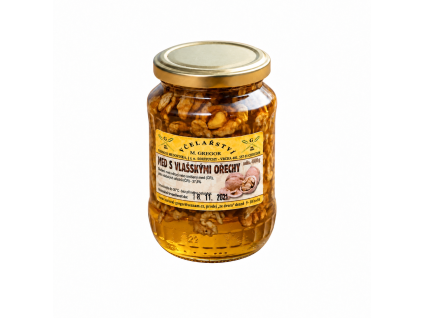 Med s vlašskými ořechy