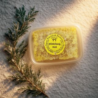 🐝 POZOR vysoké riziko závislosti celé domácnosti!!! O čem to tady bzučíme? No přece plástečkový med! Vyvolává zvýšené...